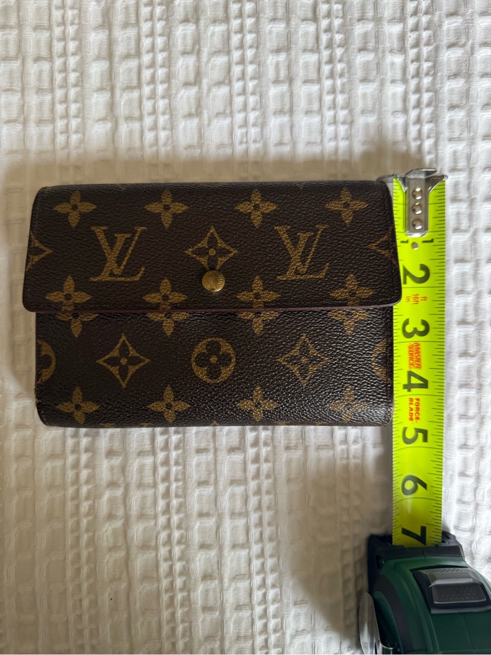 Large Louis Vuitton Wallet - Picture 12 of 14